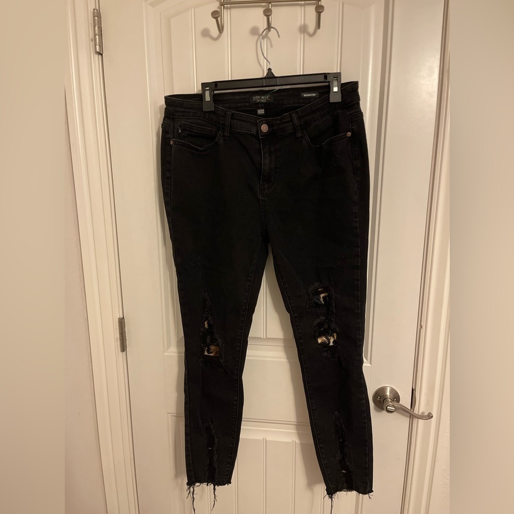 Judy Blue Leopard Patch Junior sz 15/32 Skinny Distressed Jeans Black Frayed Hem